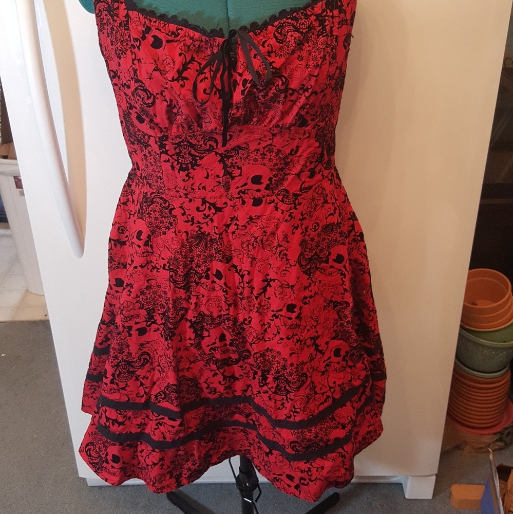 size XXL Hot topic skull flocked corset dress